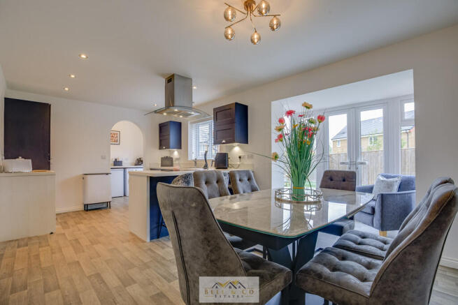 4 bed Detached for sale Image 5