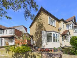 25a, Filey Waye, Ruislip HA4 9AY