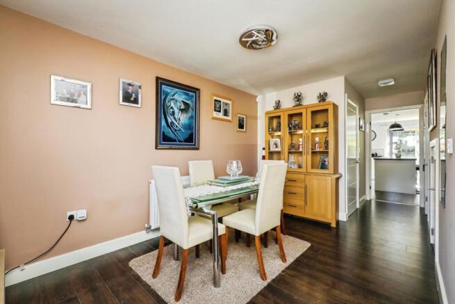 4 bed Detached for sale Image 10