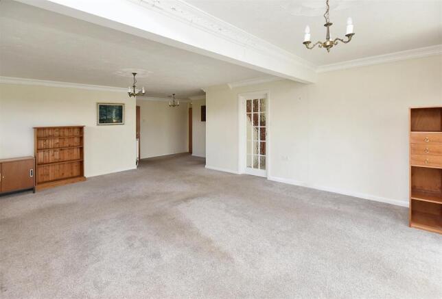 Sitting/Dining Room