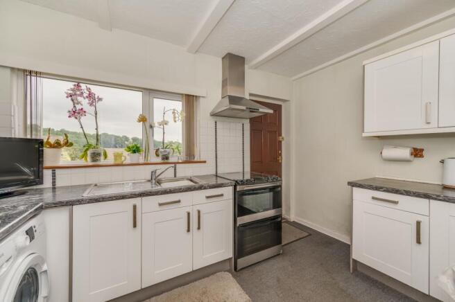 3 bed Semi-Detached for sale Image 6