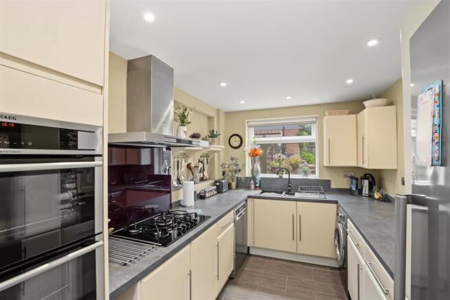 Kitchen_4.jpeg