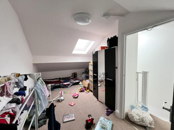 3 bed Apartment for sale Image 11