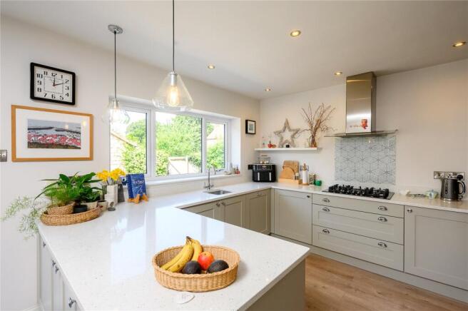 3 bed Semi-Detached for sale Image 11