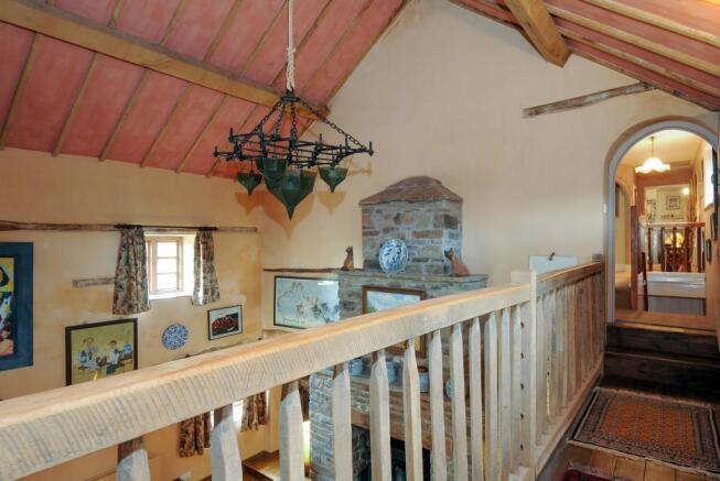 Galleried landing with above the drawing room