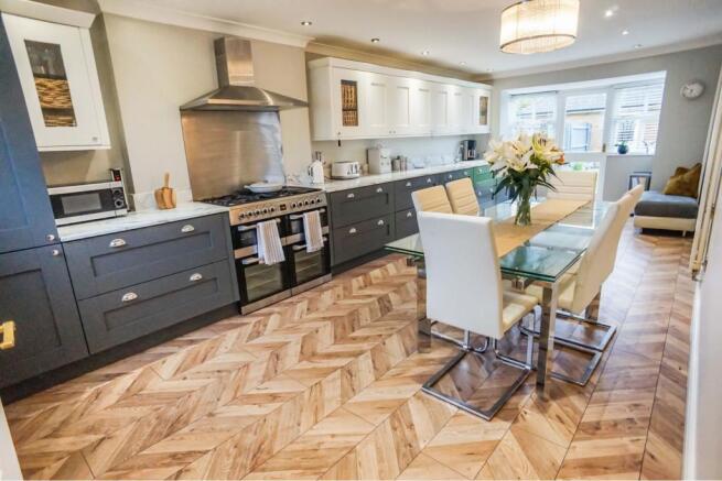 Kitchen/Dining Room