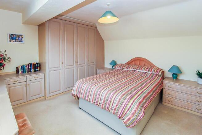 3 bed Detached Bungalow for sale Image 9