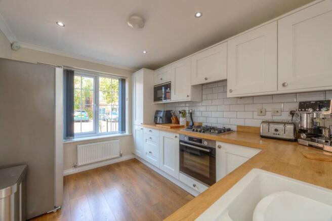 4 bed Semi-Detached for sale Image 7