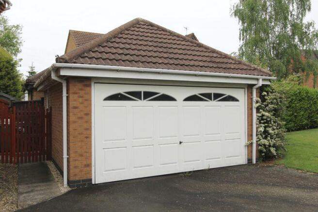 DOUBLE GARAGE