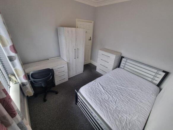 4 bed House Share to rent Image 5