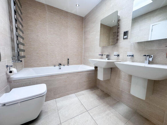 Immaculate detached family home.101 Carr Head Lane, Poulton-Le-Fylde photo 4