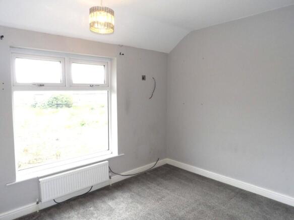 2 bed Terraced to rent Image 6