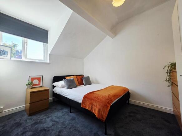3 bed Terraced to rent Image 5