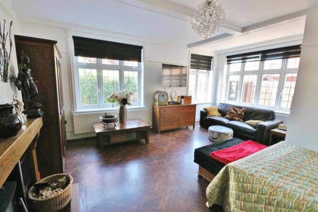 Sitting Room/Bedroom
