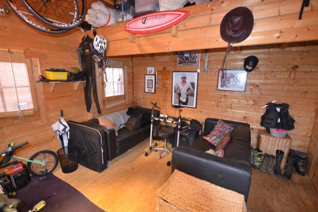 LODGE ROOM