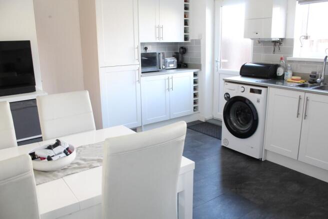 Fitted Kitchen Picture 2