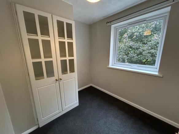2 bed Flat to rent Image 10