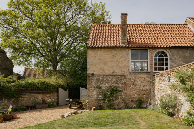283269 - All Saints House, High Street, Stoke F...