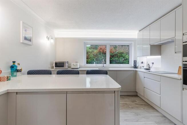 A12 - 9 Braddons Cliffe Braddons Hill Road East To