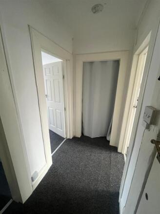 20WintonStreetHallway.jpg