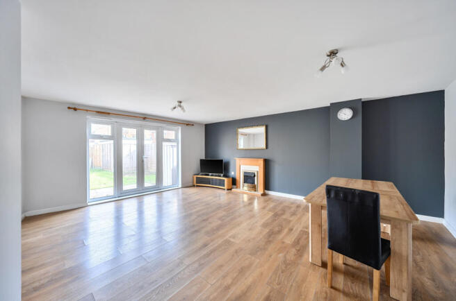 1439996-26-69d770...