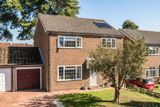 2 Cavalier Close