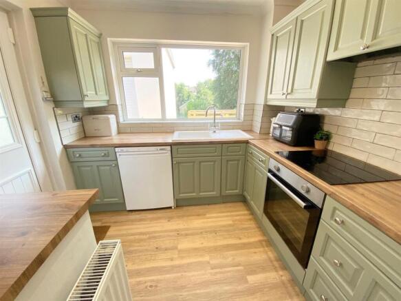 2 bed Semi-Detached for sale Image 8