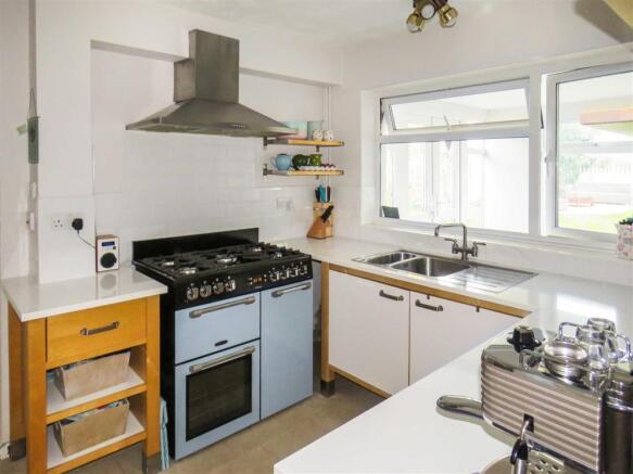 Kitchen.JPG