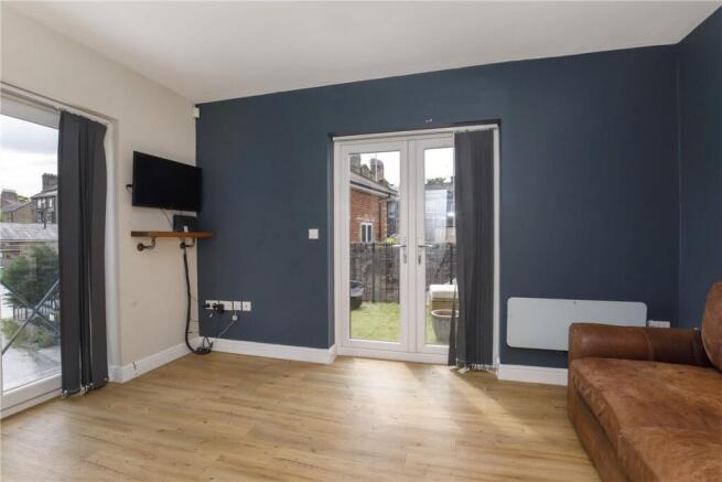 2 bed Semi-Detached to rent Image 8