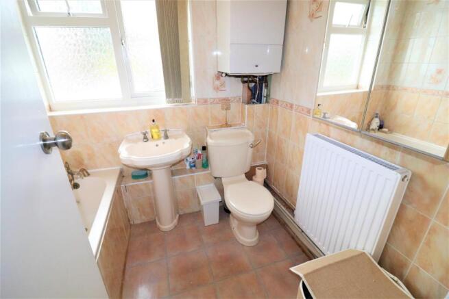 FAMILY BATHROOM
