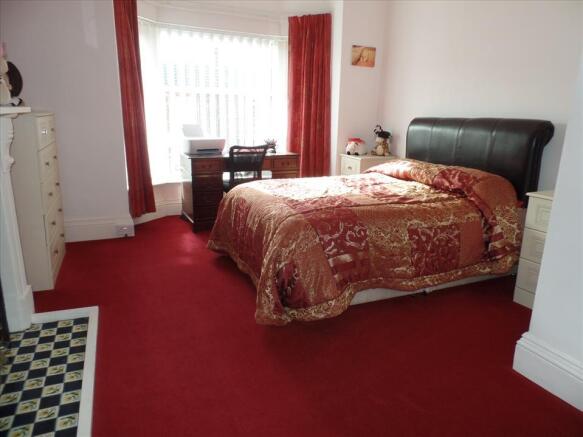 BEDROOM 2