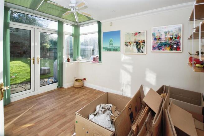 20fba2e4-Dining 20room.JPG