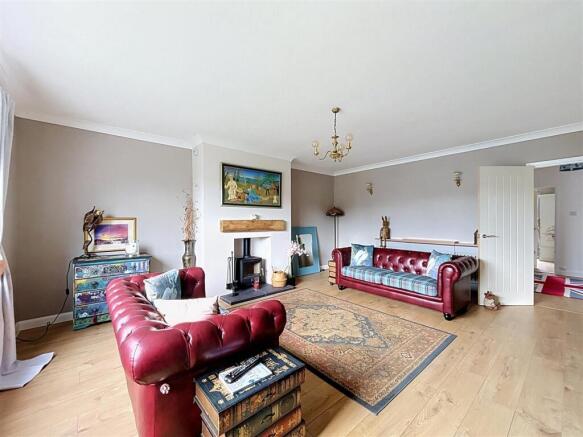 3 bed Detached Bungalow for sale Image 3