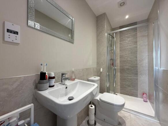 4 bed Semi-Detached for sale Image 10