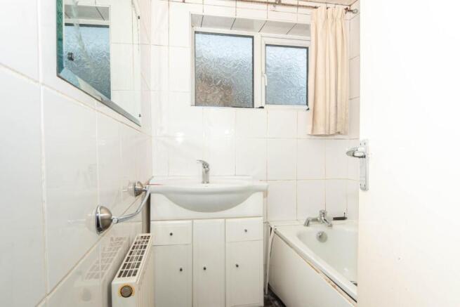 3 bed Semi-Detached for sale Image 10