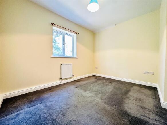 2 bed Apartment to rent Image 6
