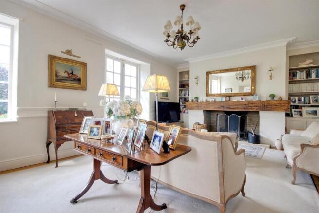 5 bed Detached for sale Image 6