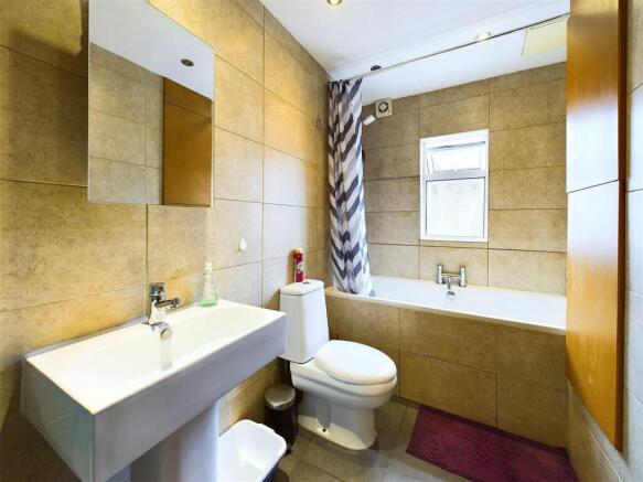 3 bed Terraced for sale Image 9