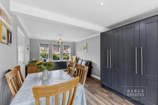 5 bed Detached for sale Image 6