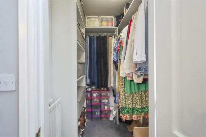 Walk-In-Wardrobe