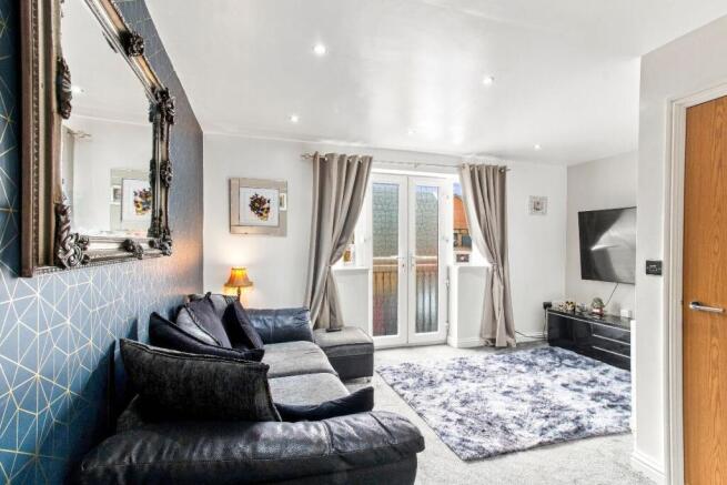 4 bed Town House for sale Image 11