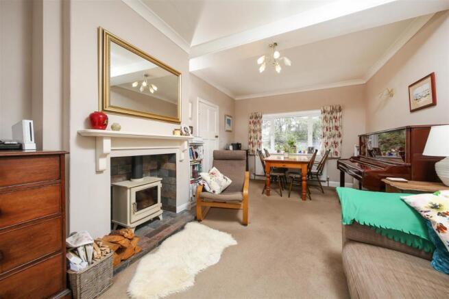 Living Room2.jpg