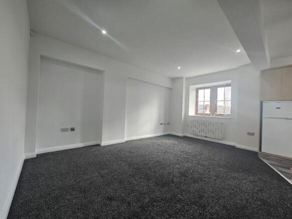 1 bed Apartment to rent Image 4