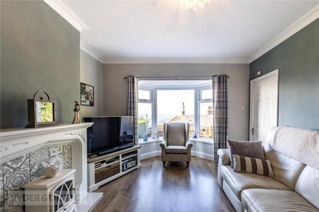 4 bed Semi-Detached for sale Image 6