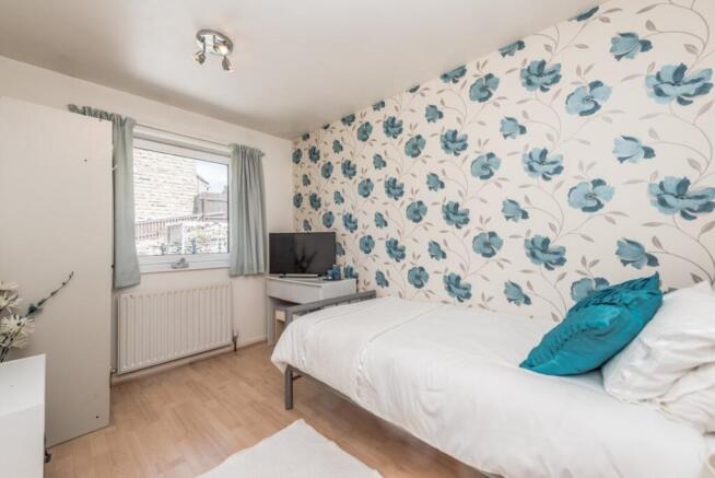 3 bed Terraced for sale Image 11