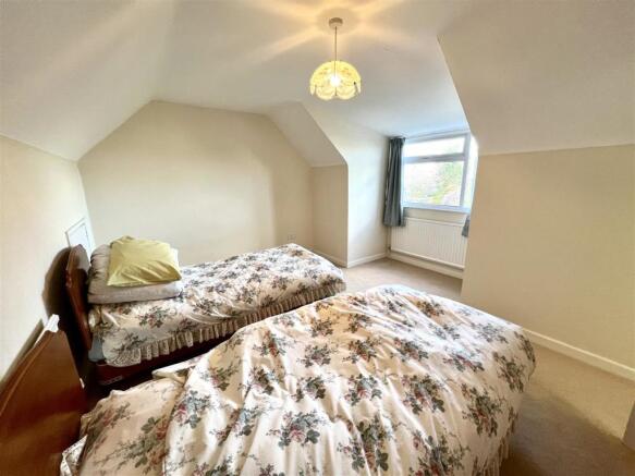 BEDROOM 2