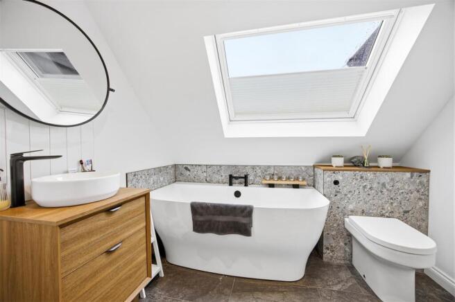 103_LARKFIELD_RD_LENZIE_028.JPG