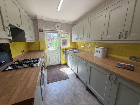 3 bed Terraced for sale Image 6