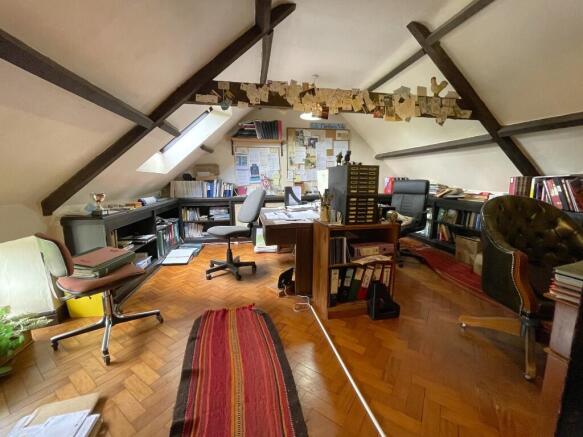 12 bed Character Property for sale Image 12