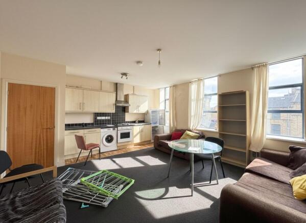 2 bed Apartment for sale Image 4